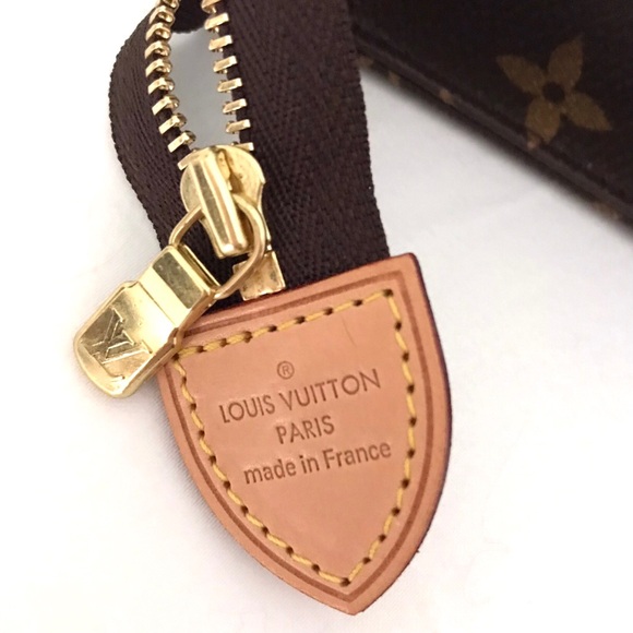 Louis Vuitton Poche Toilette 26 Monogram M47542 - Picture 2 of 5